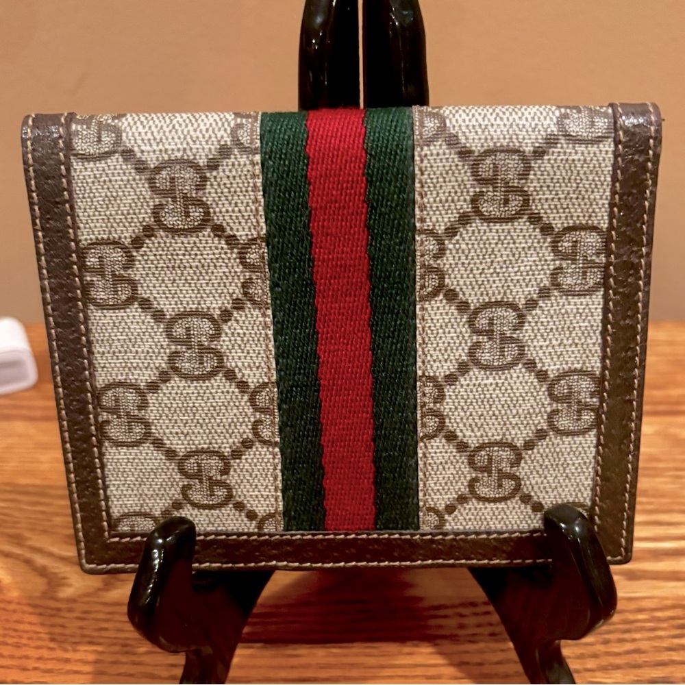 GUCCI AUTHENTIC SYLVIE BIFOLD SHERRY LINE WALLET. EUC